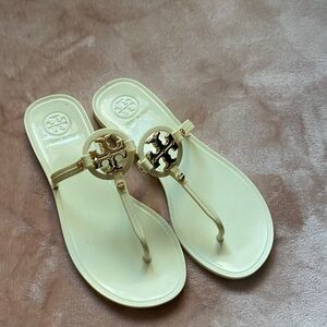 Tory Burch Cream Sandals with Logo Accent